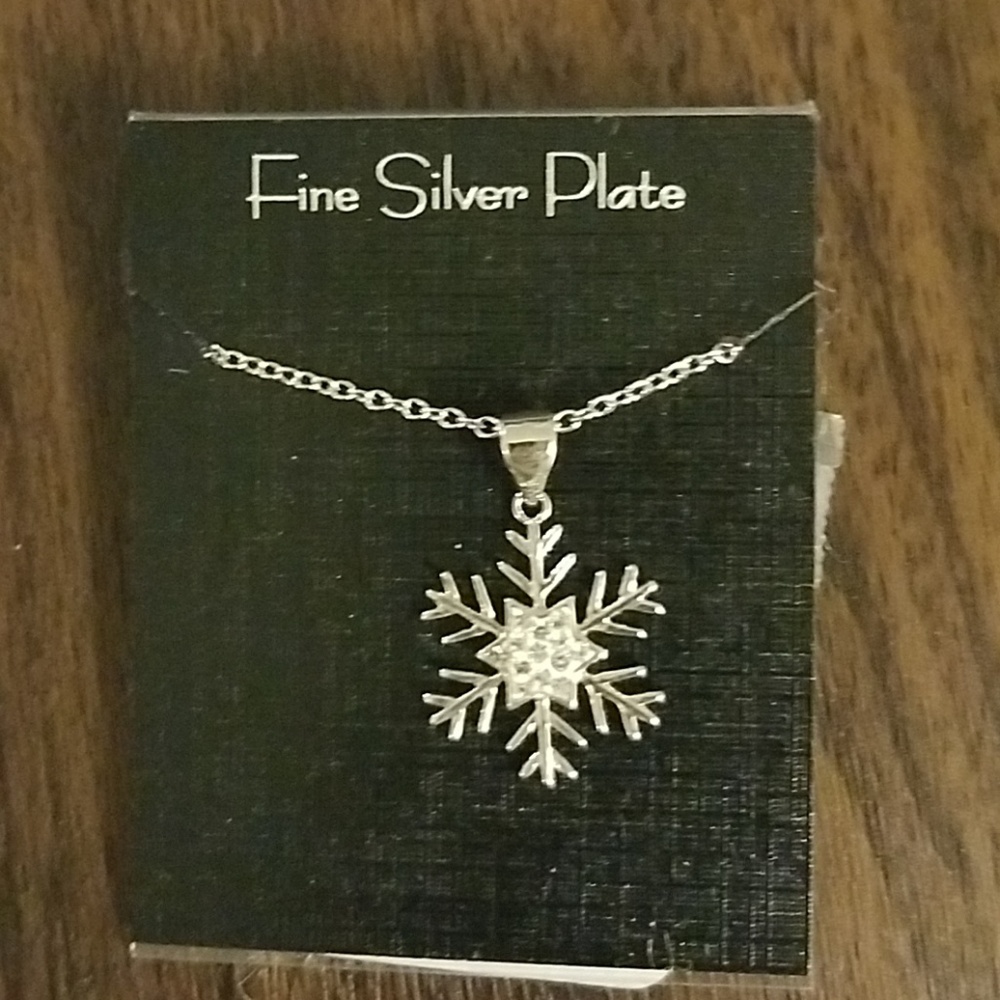 ( 4 for $12) NWT Snowflake necklace